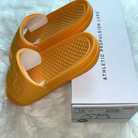 🆕 APL Men’s Big Logo Techloom Slide in Mango Size 10 UNISEX - Picture 7 of 11
